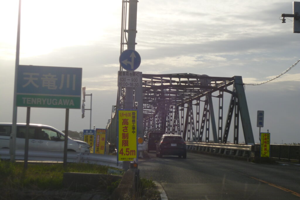 天竜川にかかる掛塚橋