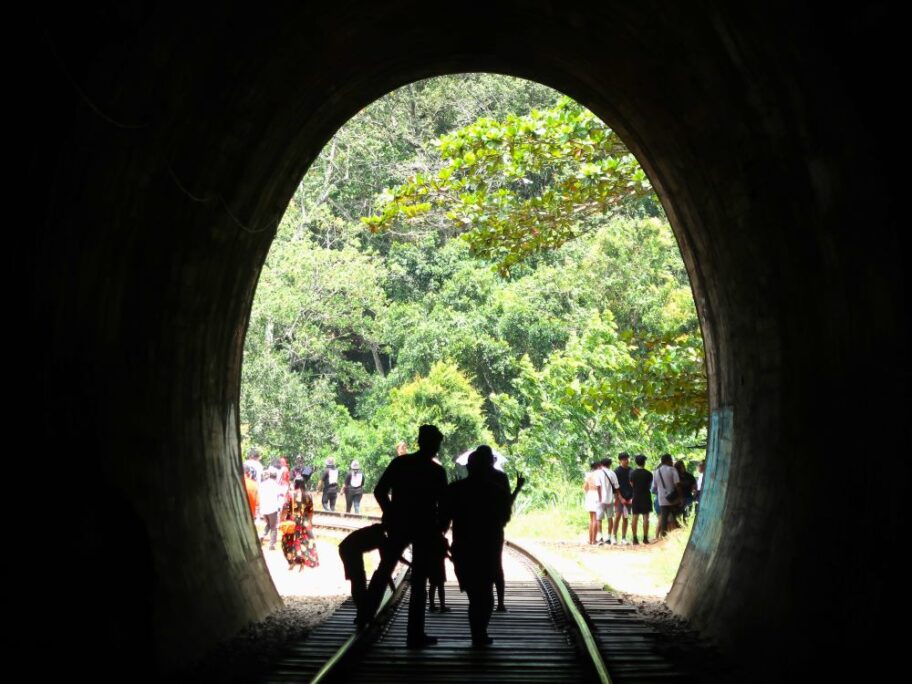 トンネル