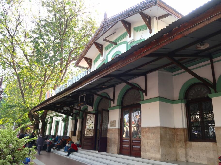 グベン駅