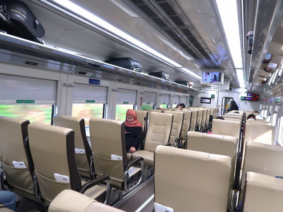 列車に2