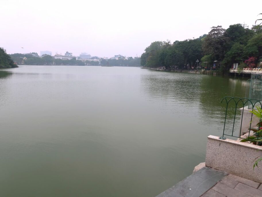 ホアンキエム湖１
