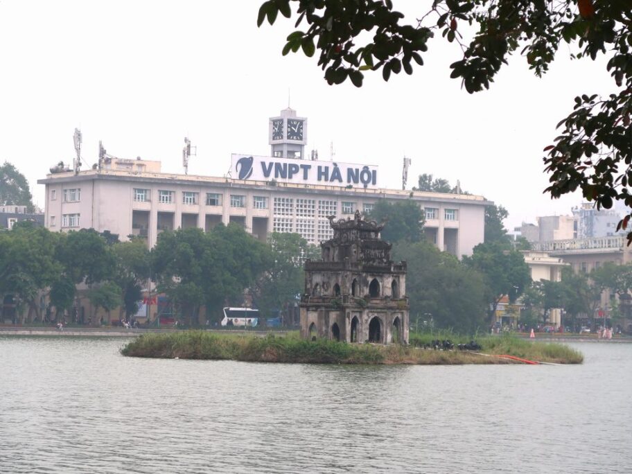 ホアンキエム湖２